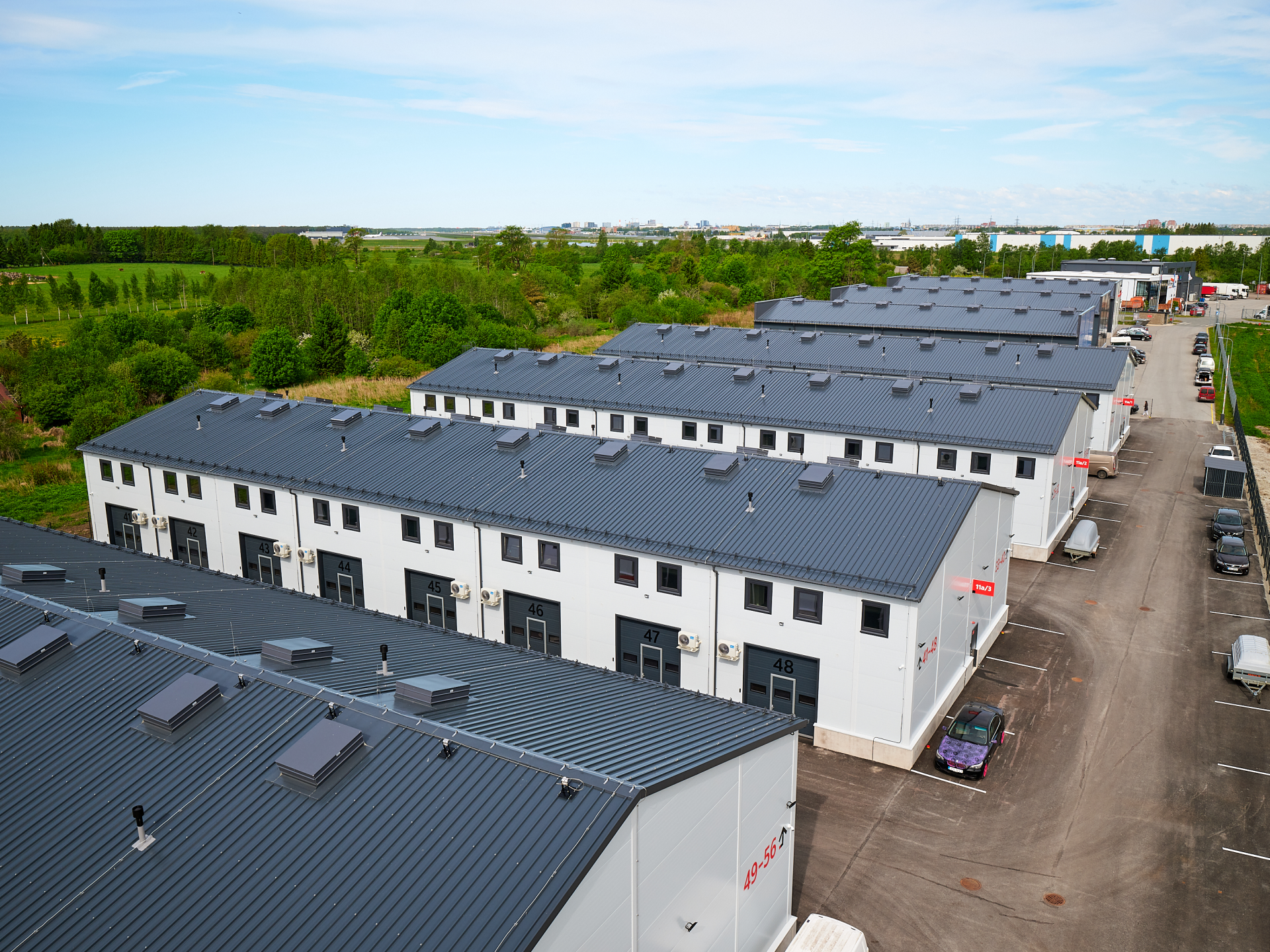 Warehouses at 11a Lennuradari Street