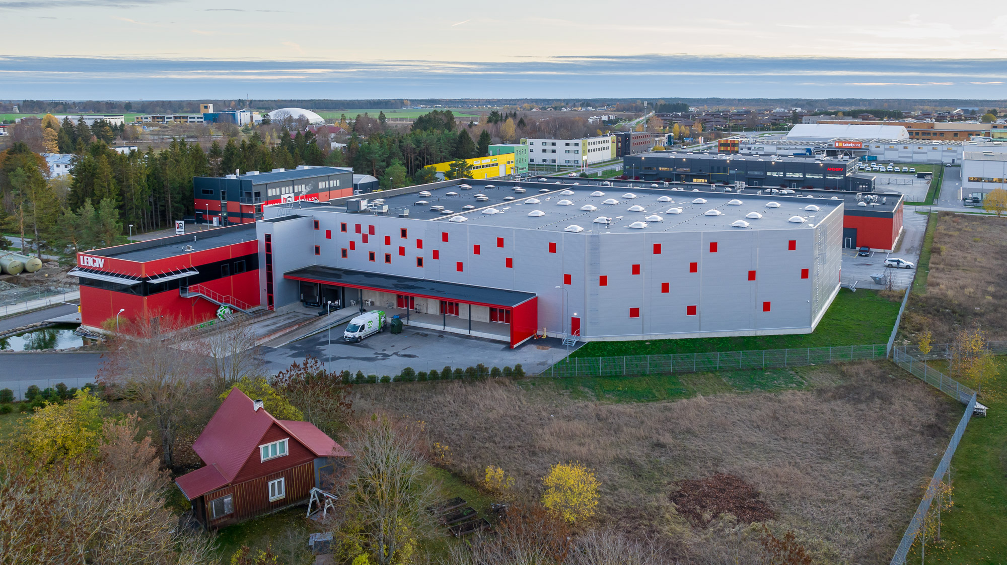 Reti tee 10 äri- ja laohoone laiendus