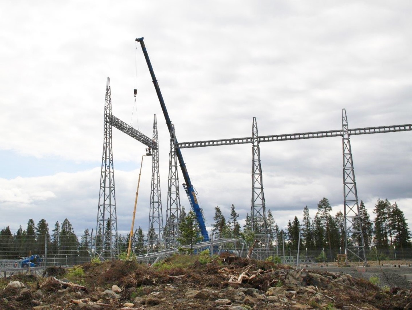 Skellefteå Kraft – Installation of Substation Towers