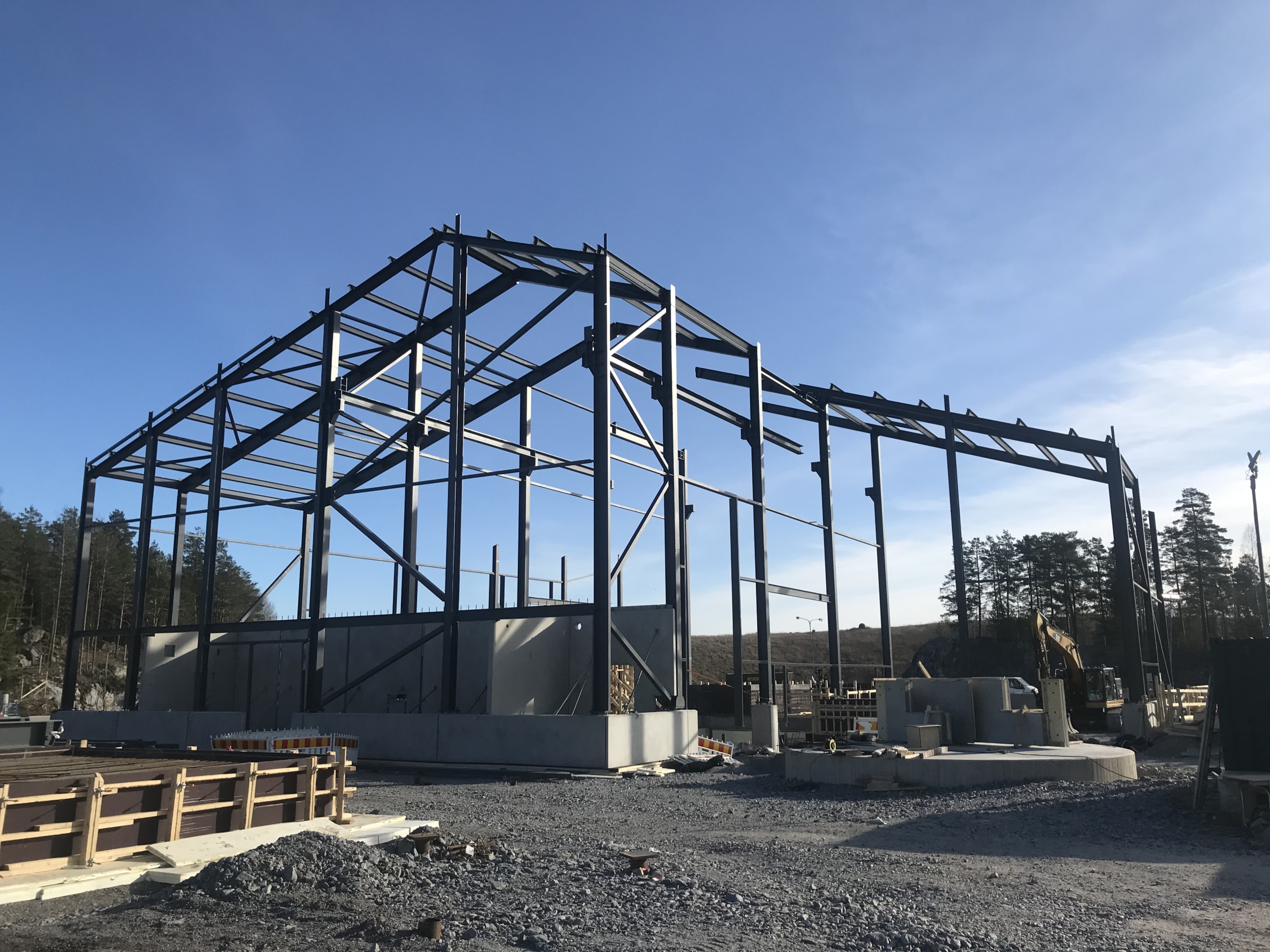 Installation of Steel Structures and Roofing at the Lohja Biogas Plant