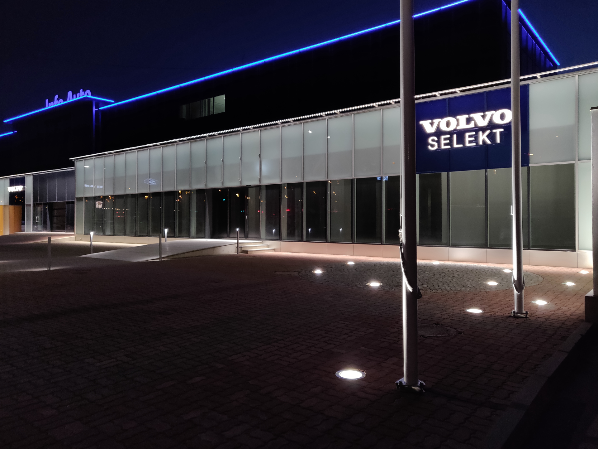 Info-Auto Volvo kasutatud autode müügisaali rekonstrueerimine ja laiendus